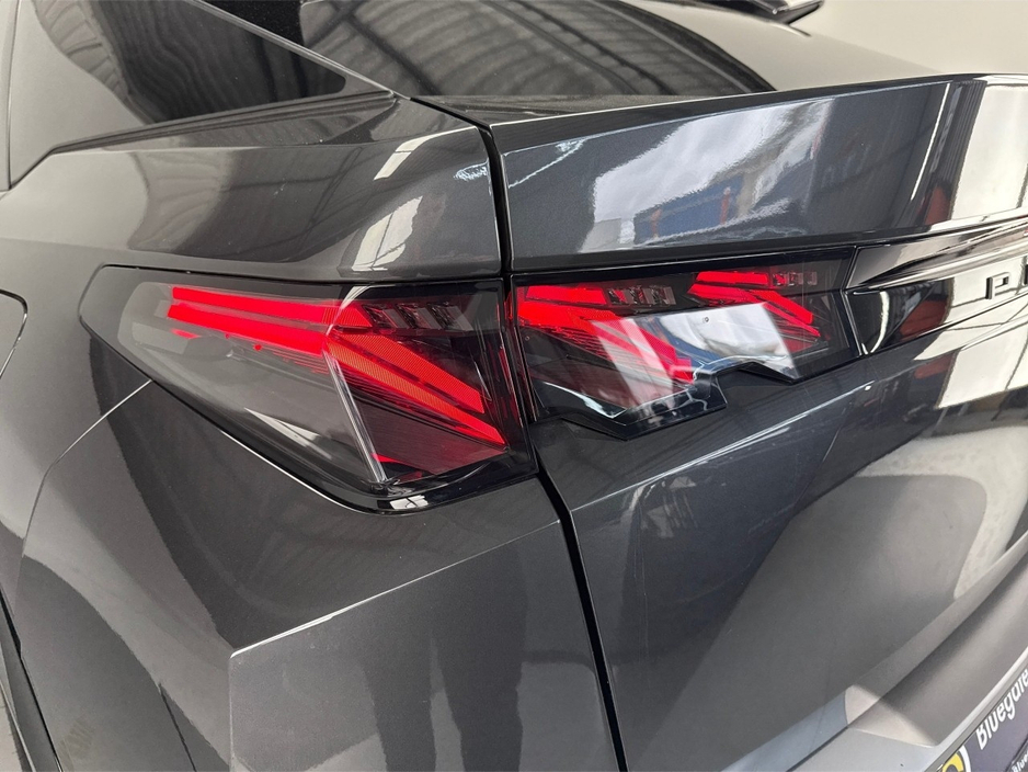 2025 Peugeot 3008 GT EV**DIGITAL DASH**TOUCH SCREEN MEDIA**APPLE CAR PLAY**HEATED SEATS**HEATED STEERING WHEEL**ELECTRIC TAILGATE**CRUISE CONTROL**MULTIFUNCTIONAL STEERING WHEEL**REVERSE CAMERA**PARKING SENSORS** €35,995