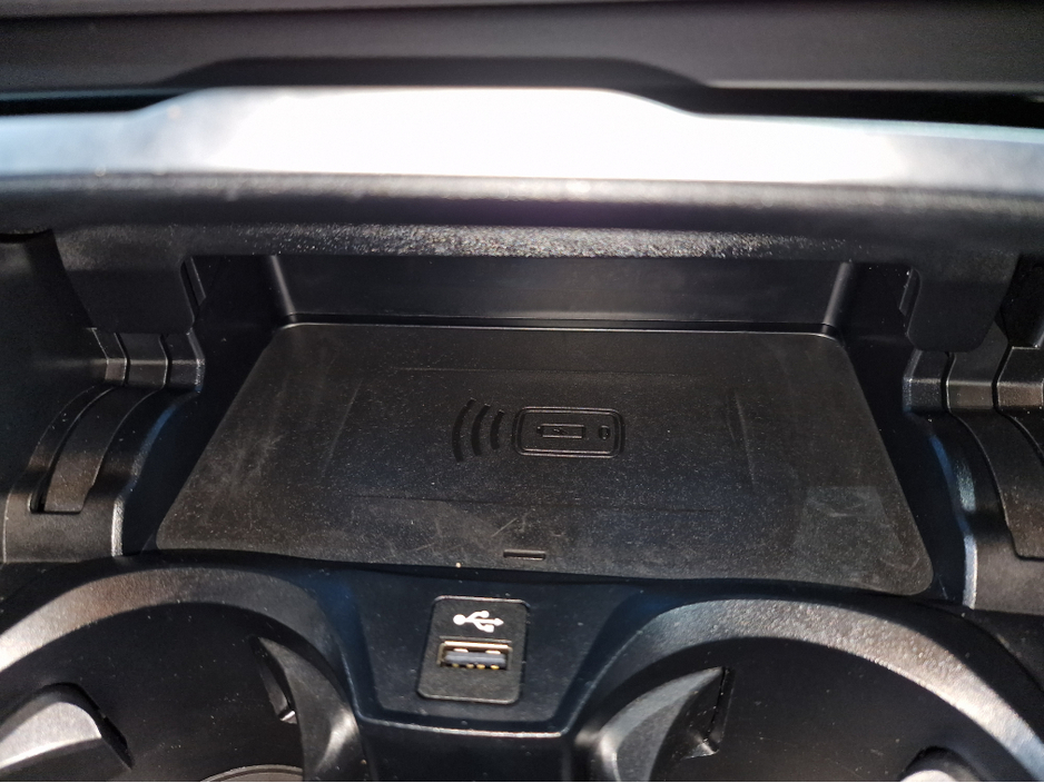 2023 BMW 3 Series 330E TOURING M SPORT (TECH PACK) AUTOMATIC **ONE OWNER / APPLE CARPLAY / CRUISE CONTROL / ELECTRIC BOOTLID / HEAD UP DISPLAY / HARMAN KARDON SOUND / REVERSE CAMERA / WIRELESS PHONE CHARGING** €39,900