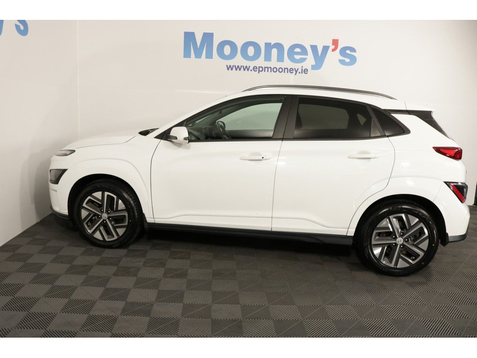 2022 Hyundai Kona - image 7