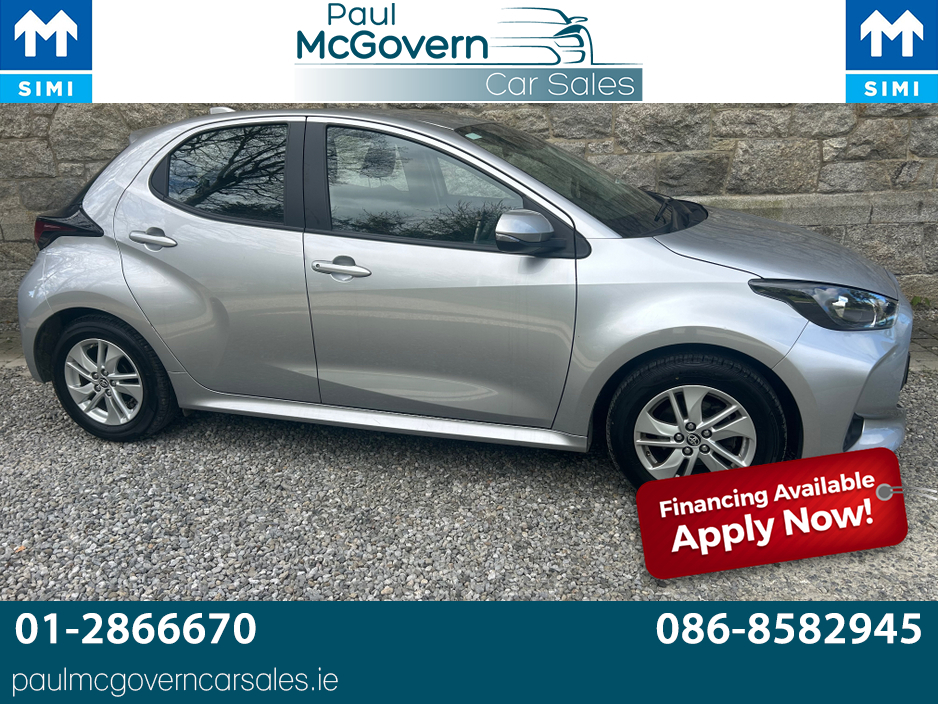 2024 Toyota Yaris - image 3