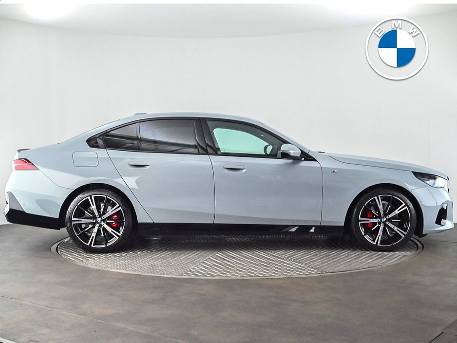 2025 BMW 5 Series - image 23