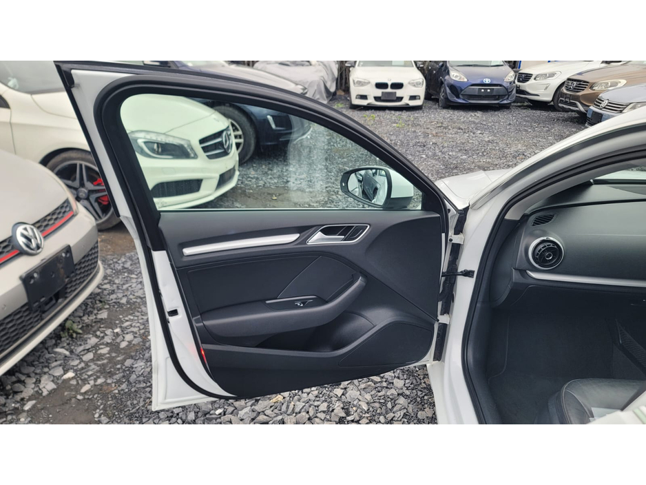 2016 Audi A3 - image 11