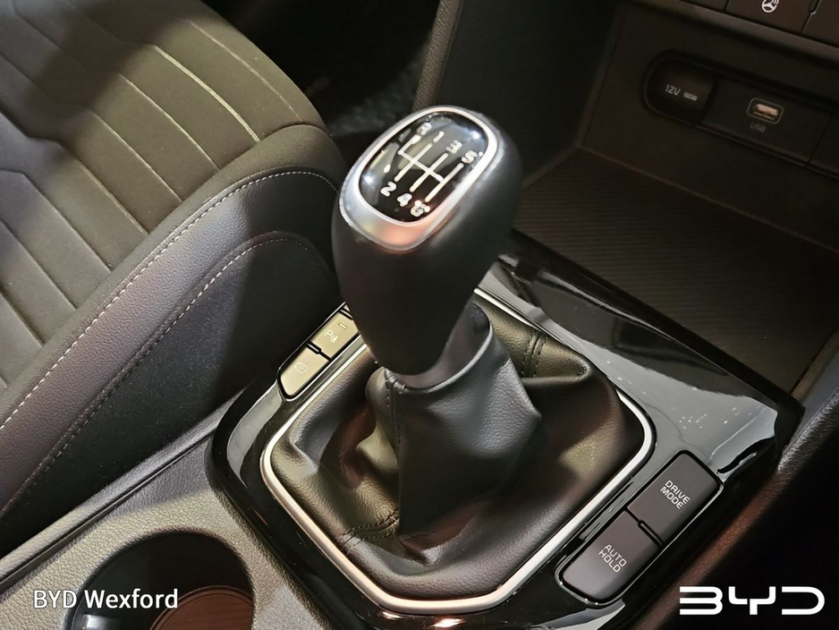 2022 Kia Sportage - image 22