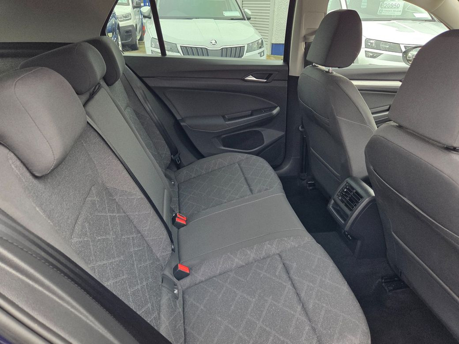 2022 Volkswagen Golf LIFE TDI €26,950