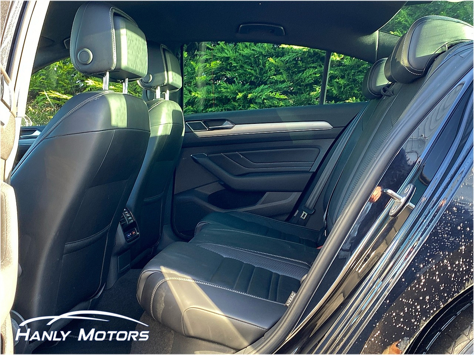 2020 Volkswagen Passat - image 15