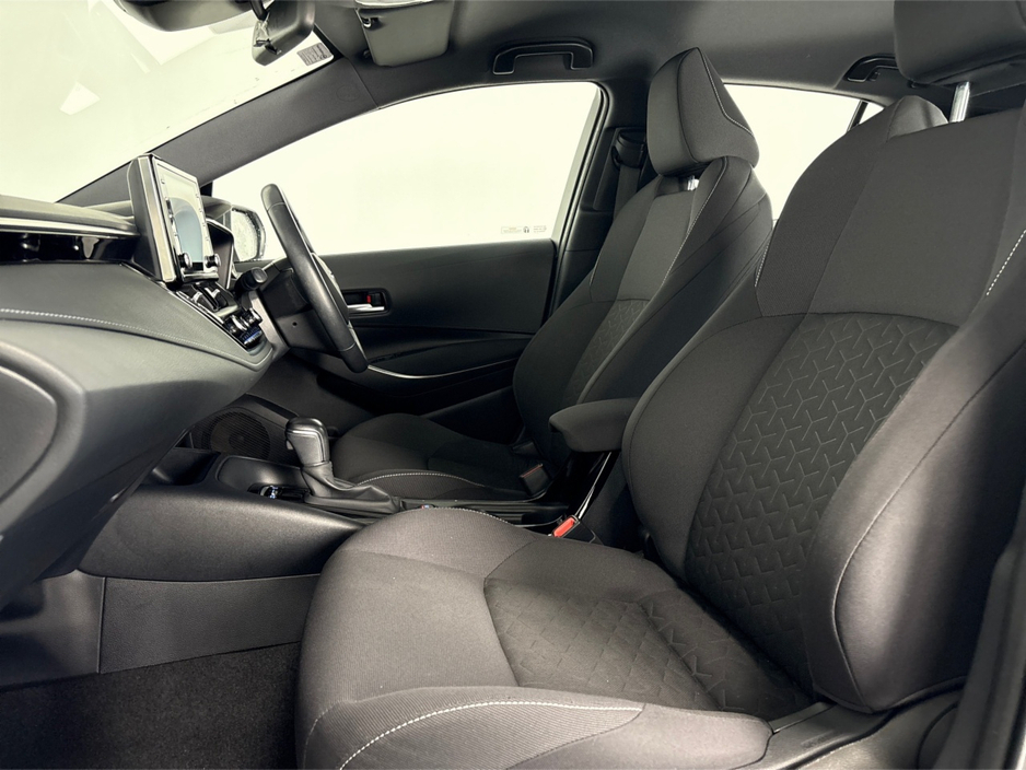 2021 Toyota Corolla HYBRID LUNA**TOUCHSCREEN BLUETOOTH MEDIA**REVERSE CAMERA**PARKING SENSORS**DUAL CLIMATE**CRUISE CONTROL**MULTIFUNCTIONAL STEERING WHEEL**AIR CONDITIONING**ISOFIX**FINACE AVAILABLE** €21,995