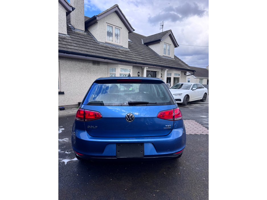 2013 Volkswagen Golf - image 10