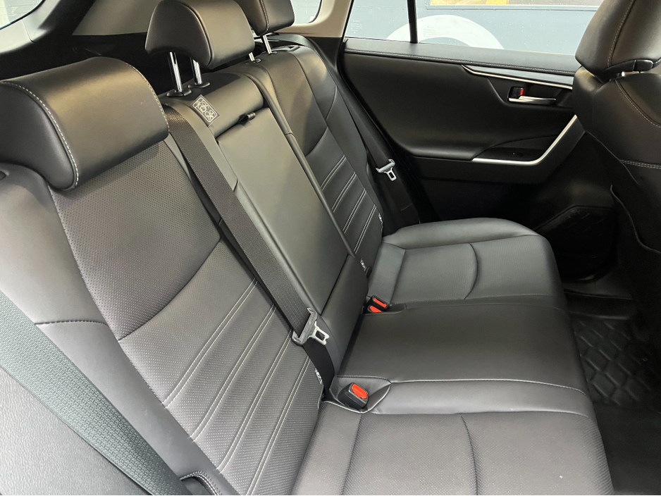 2025 Toyota Rav4 - image 15