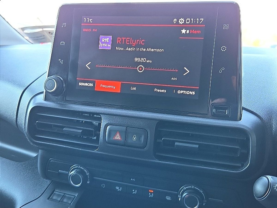 2023 Citroen Berlingo - image 12