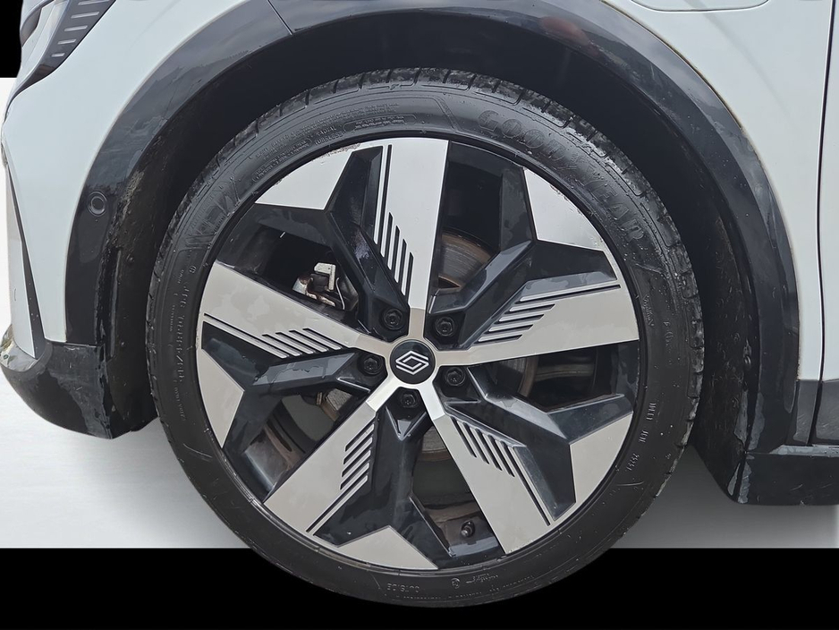 2023 Renault Megane E-Tech - image 7
