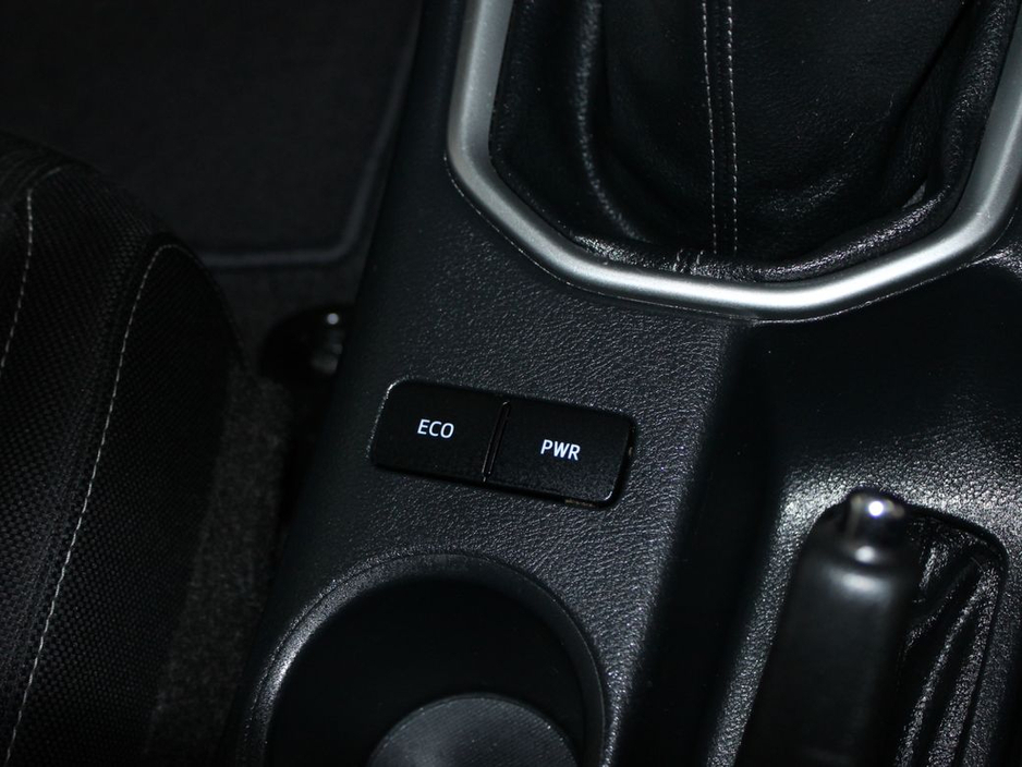 2024 Toyota Hilux - image 20