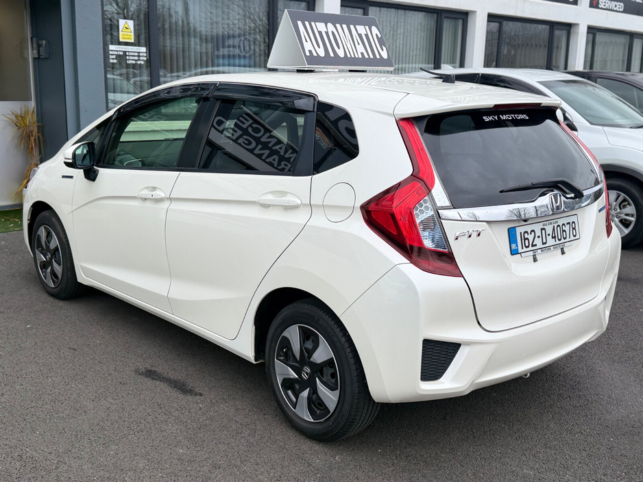 2016 Honda Jazz - image 5