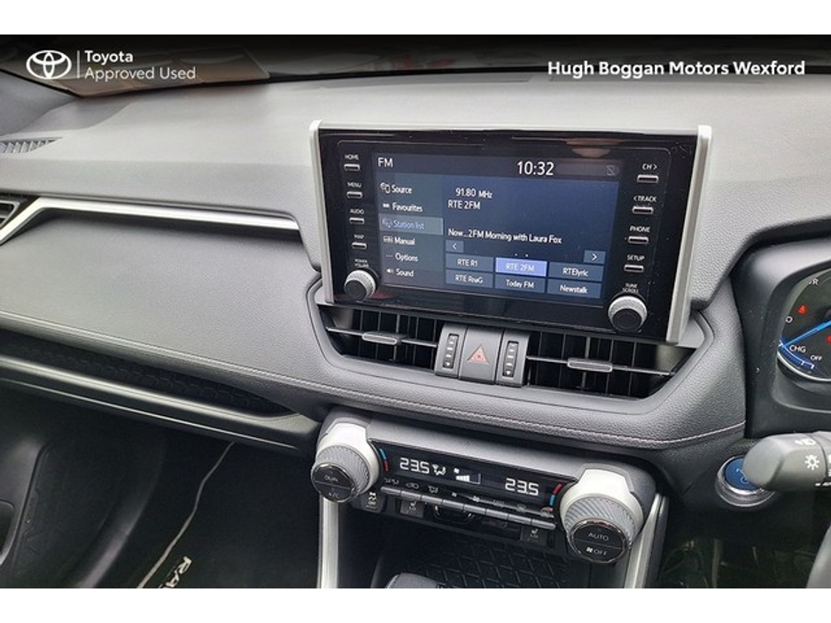 2022 Toyota Rav4 - image 13