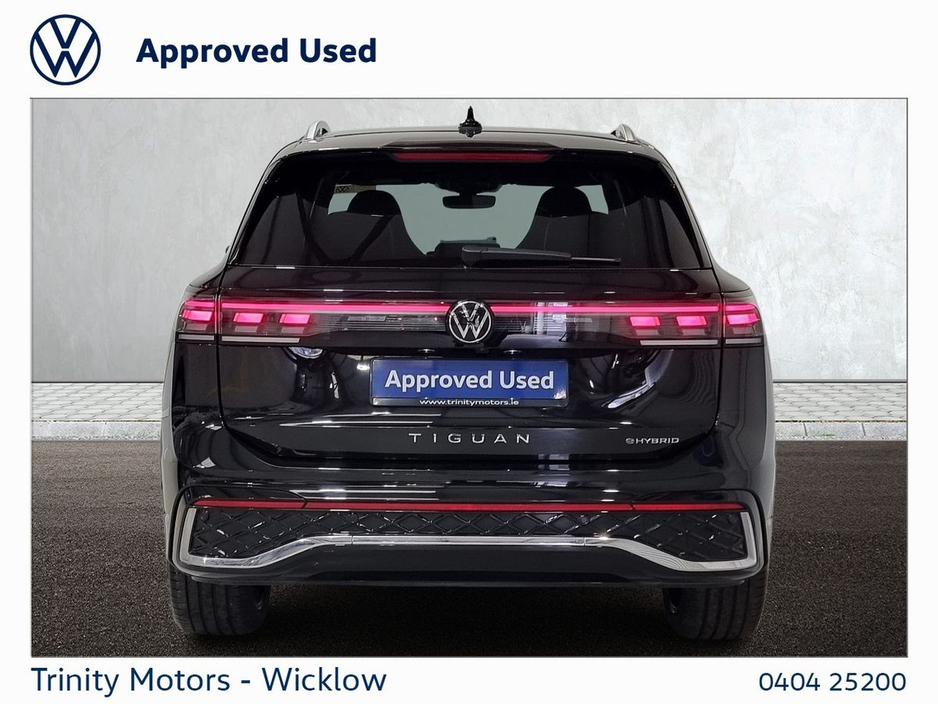2025 Volkswagen Tiguan - image 14