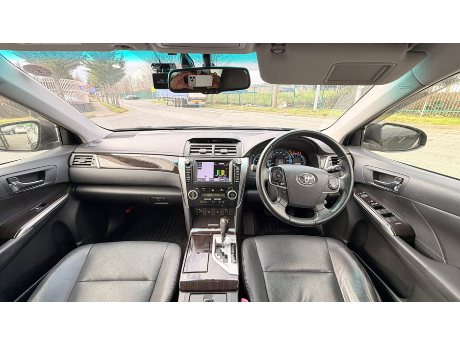 2013 Toyota Camry - image 13