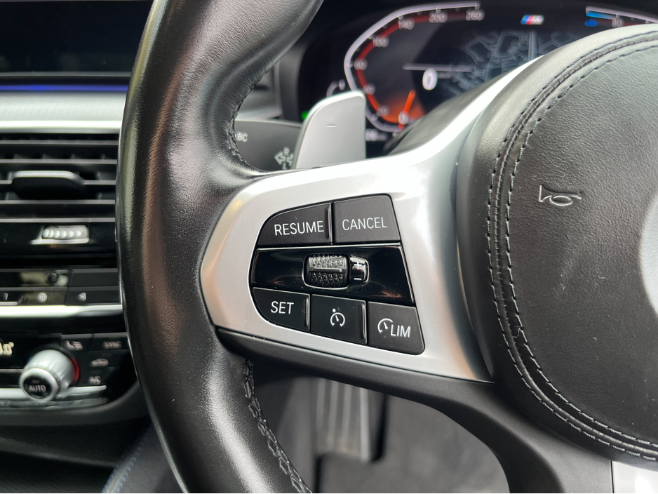 2022 BMW 5 Series - image 24