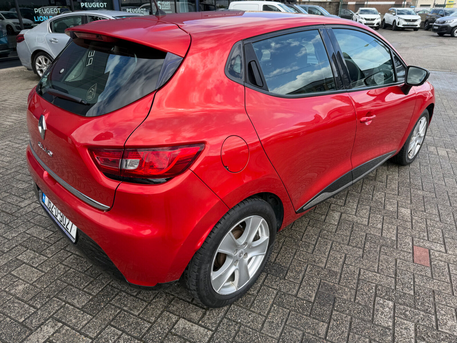2016 Renault Clio - image 4