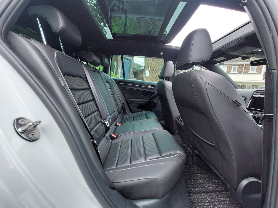 2017 Volkswagen Golf  €30,995