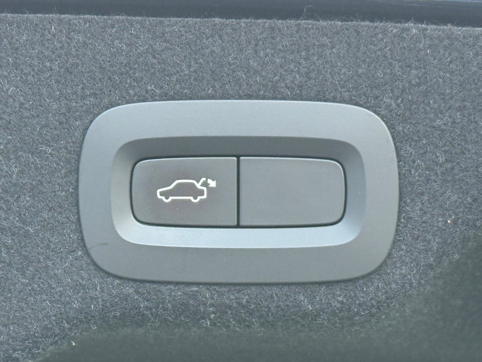 2019 Volvo S90 D4 190hp Momentum Geartronic