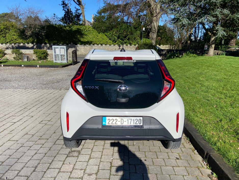 2022 Toyota Aygo - image 5