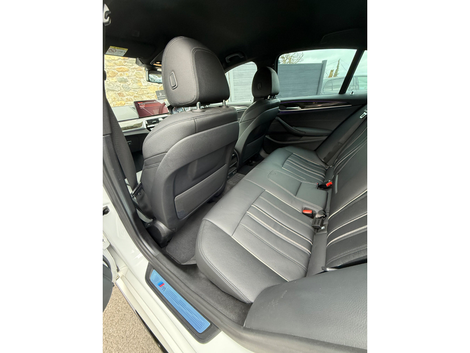 2020 BMW 5 Series - image 17