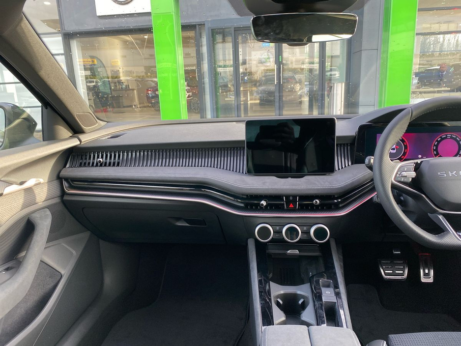 2026 Skoda Superb - image 8