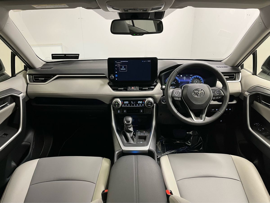 2024 Toyota Rav4 - image 2