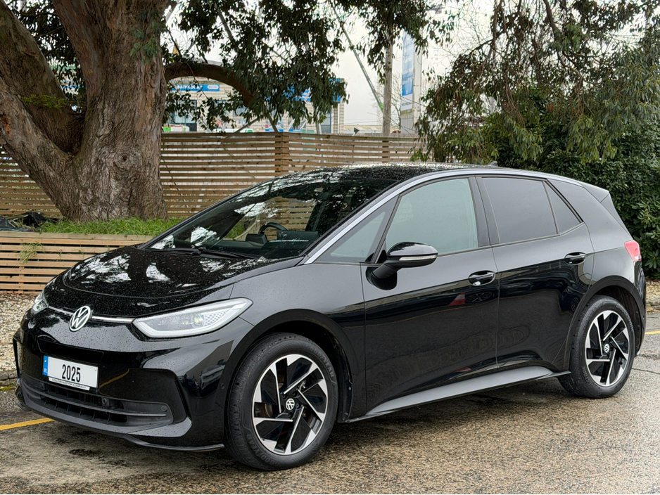 2025 Volkswagen ID.3 - image 3