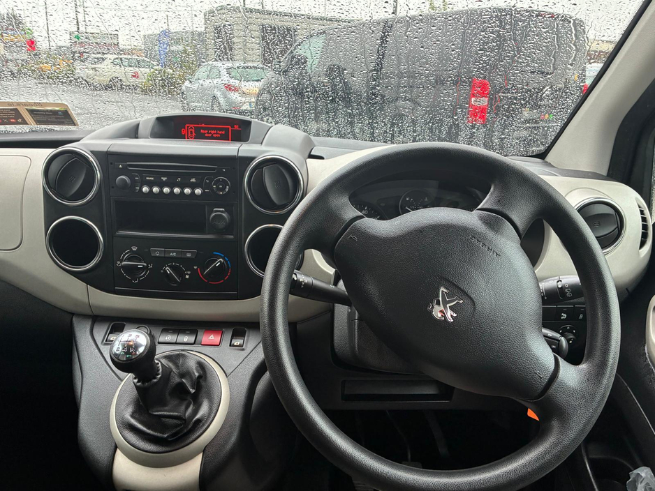 2015 Peugeot Partner - image 8