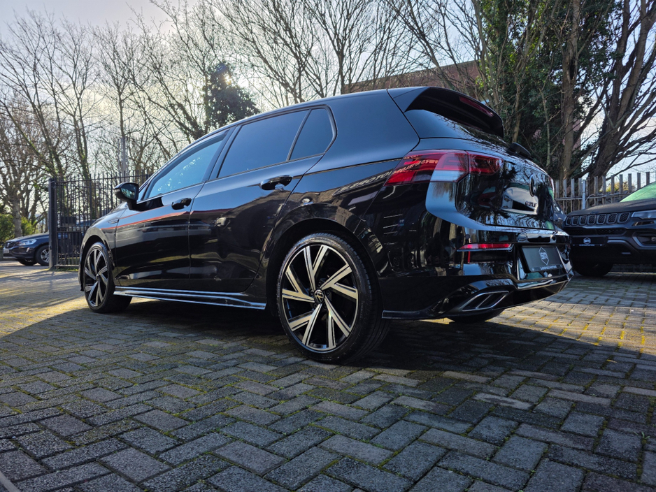 2024 Volkswagen Golf - image 7