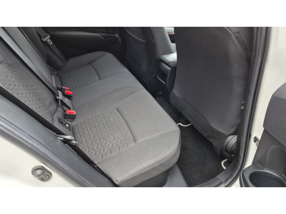 2019 Toyota Corolla HYBRID LUNA SPORT HB 4DR €18,950