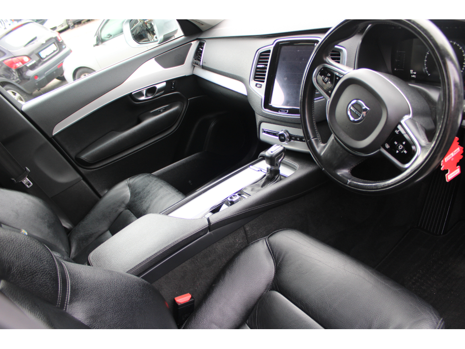 2016 Volvo XC90 - image 8