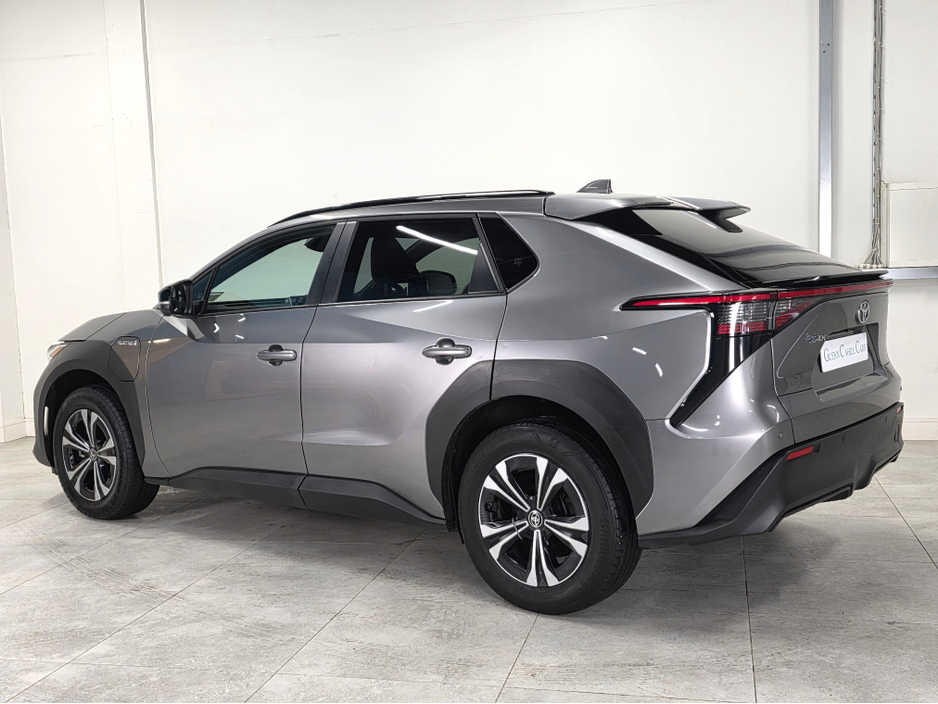 2024 Toyota bZ4X - image 8