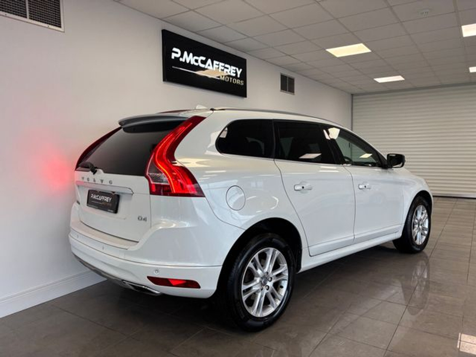 2015 Volvo XC60 D4 (181hp) FWD SE Lux Geartronic €11,995