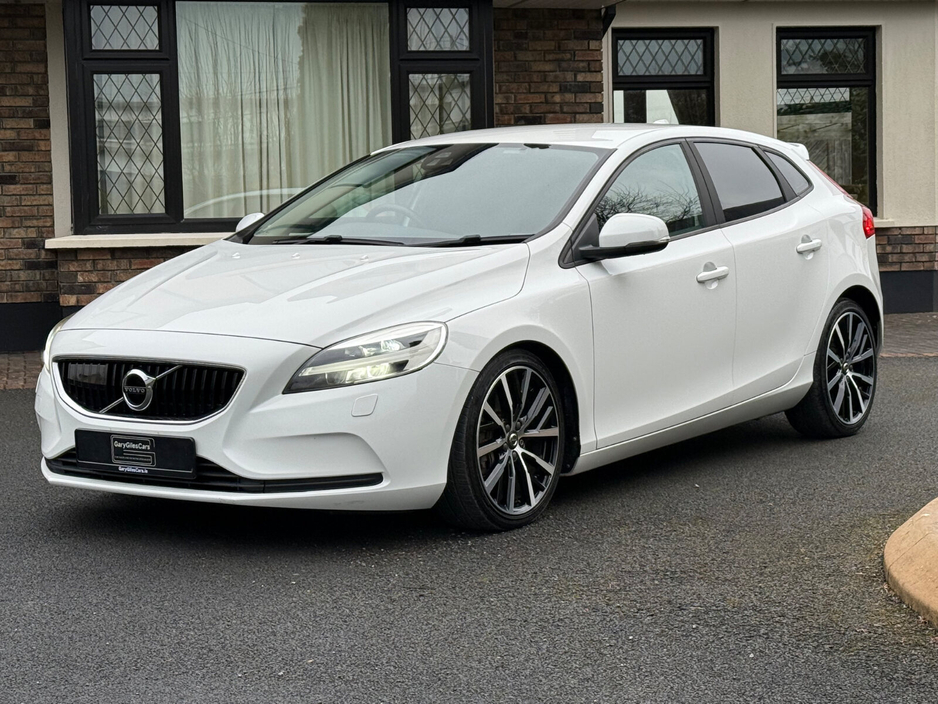 2018 Volvo V40 D2 (120hp) Momentum Edition Geartronic