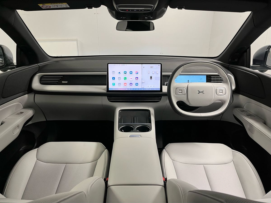 2025 Xpeng G6 - image 2