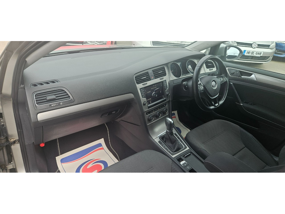 2016 Volkswagen Golf - image 22