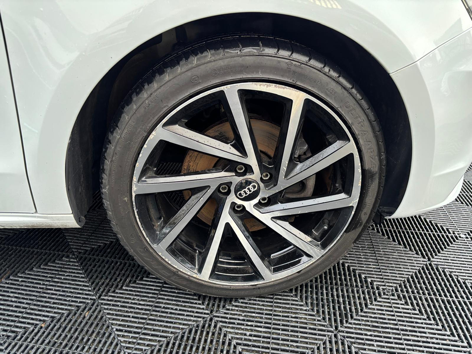 2014 Audi A1 - image 3