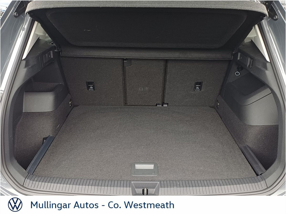 2025 Volkswagen Tiguan - image 10