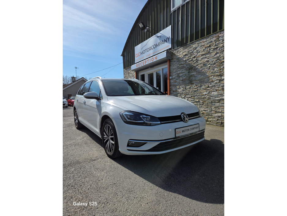 2017 Volkswagen Golf - image 3