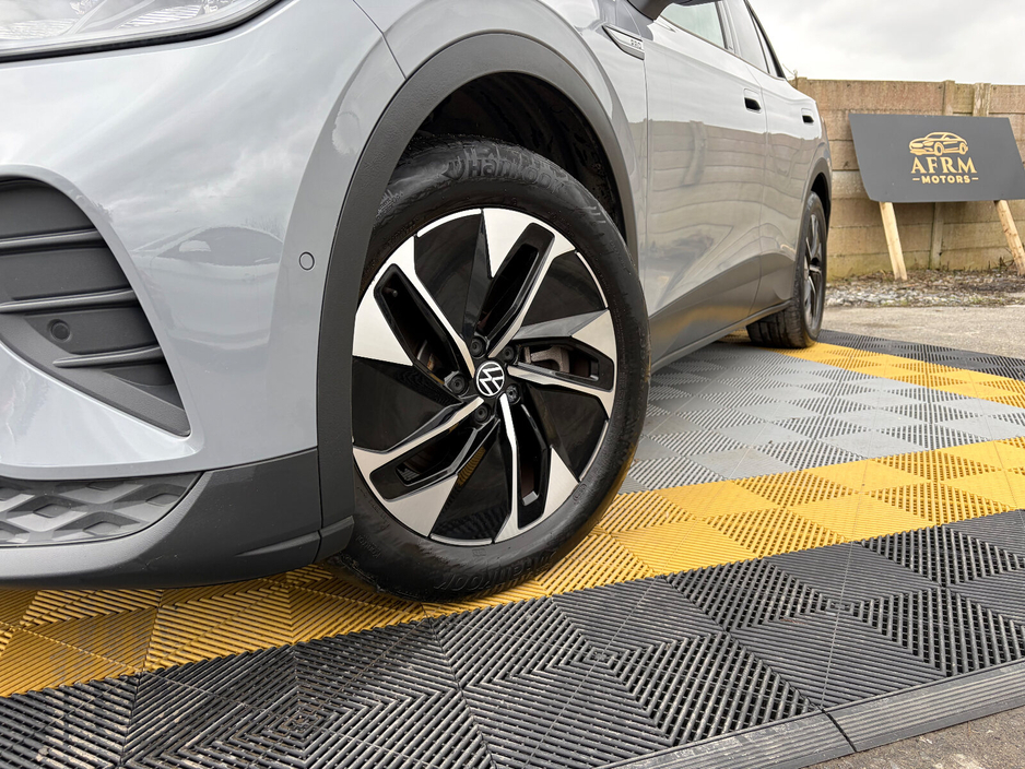 2023 Volkswagen ID.4 - image 3