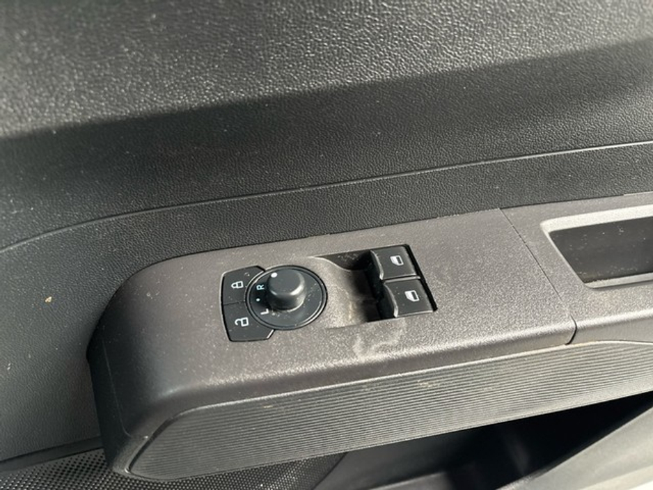 2025 Ford Courier TREND 1.5L ECOBLUE 100PS M6 FW €18,300