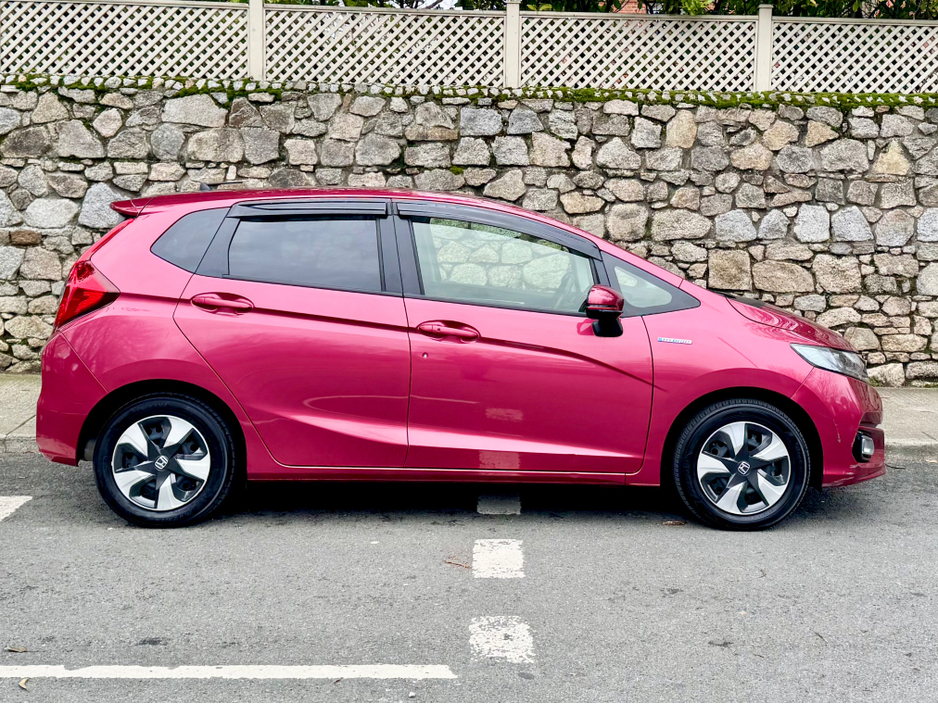2019 Honda Fit HYBRID!!HIGH SPEC!!ONLY 18K MLS!! €14,900