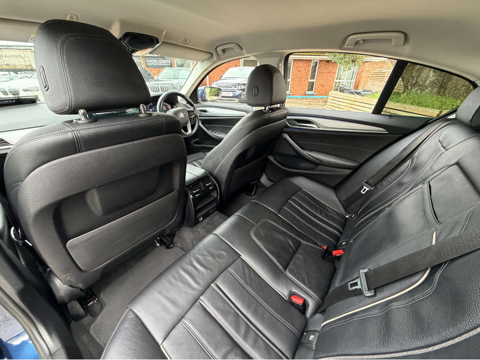 2021 BMW 5 Series M-PERFORMANCE PACK..R 20 ALLOYS..2 KEYS €25,900