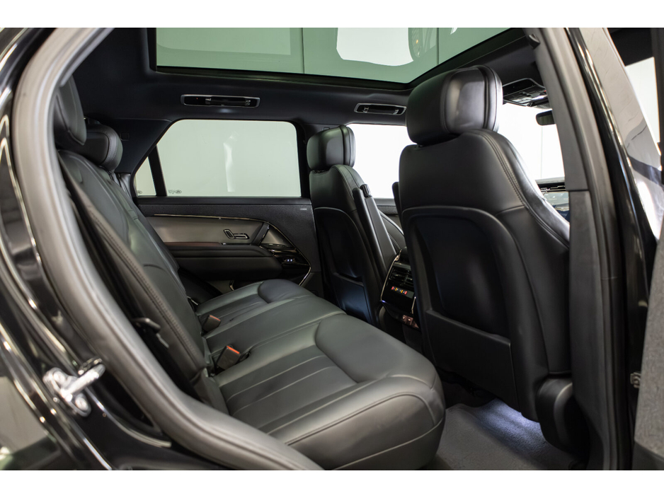 2024 Land Rover Range Rover Sport - image 12