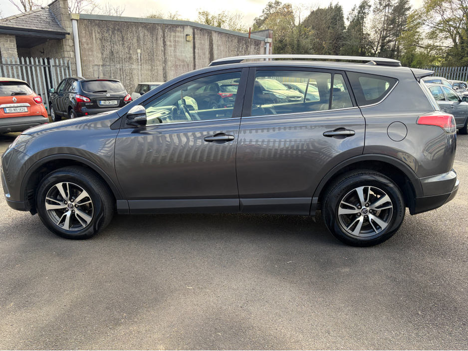 2018 Toyota Rav4 - image 4