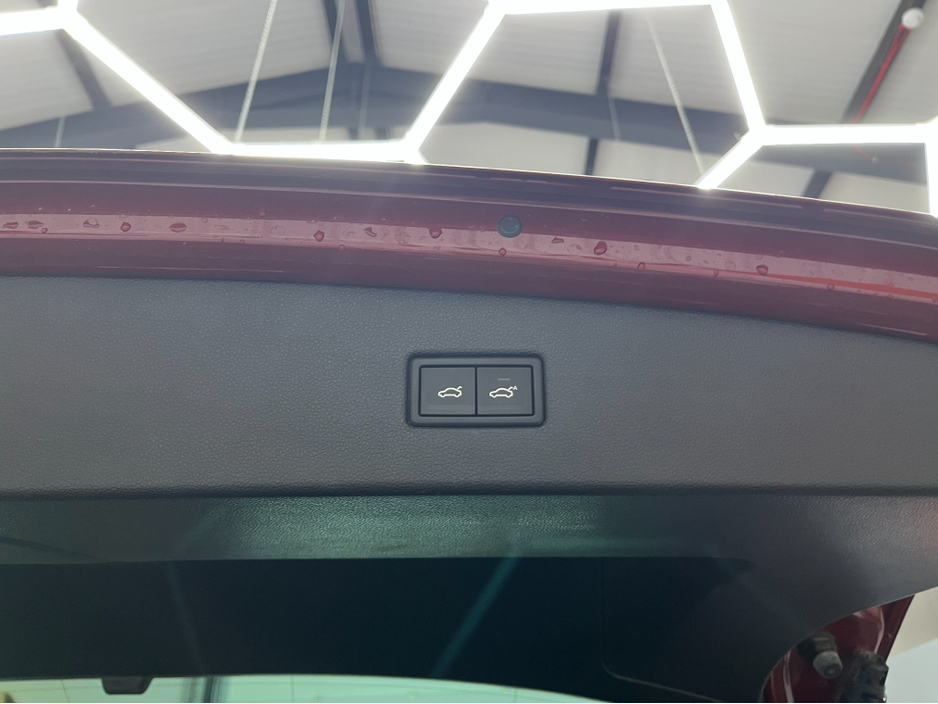 2018 Volkswagen Tiguan €23950 2018 VOLKSWAGEN TIGUAN TDI 4MOTION HIGH LINE 2.0 AUTOMATIC / CRUISE CONTROL / 360° PARKING CAMERA / HEATED SEATS / PADDLE SHIFTERS / HEATED REAR SEATS €23,950