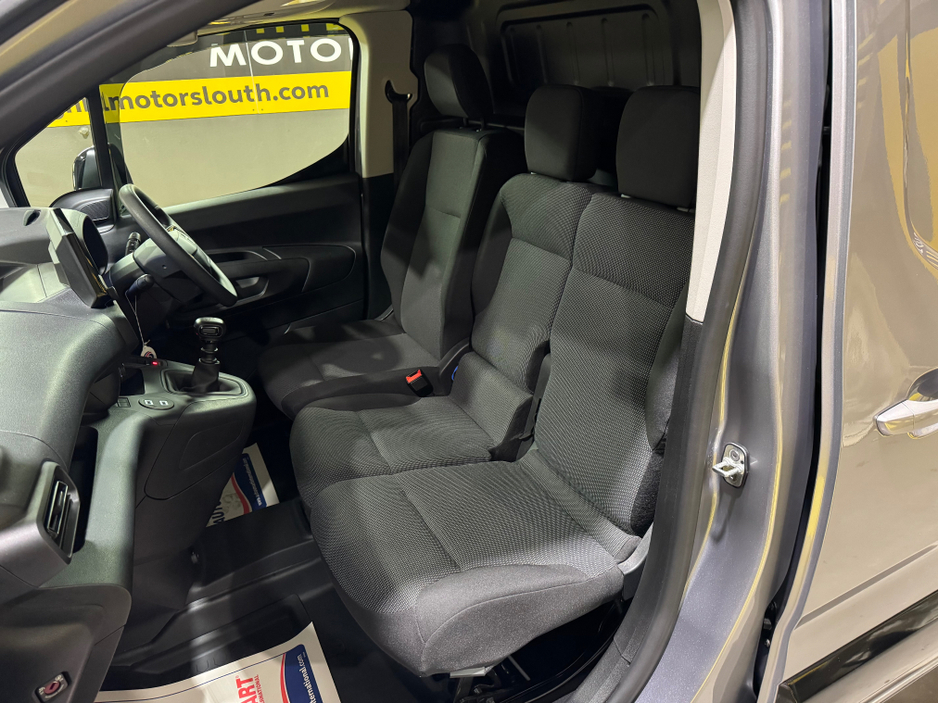 2024 Opel Combo SPORTIVE L1H1-1.5 100PS D-6SPEED TOP SPEC €19,950