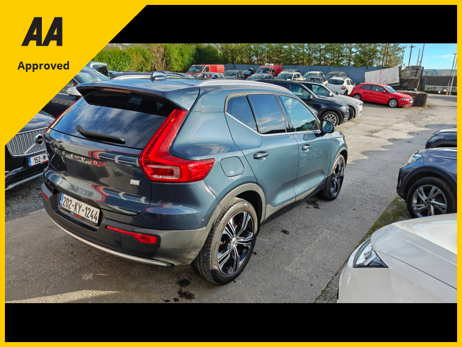 2020 Volvo XC40 - image 12