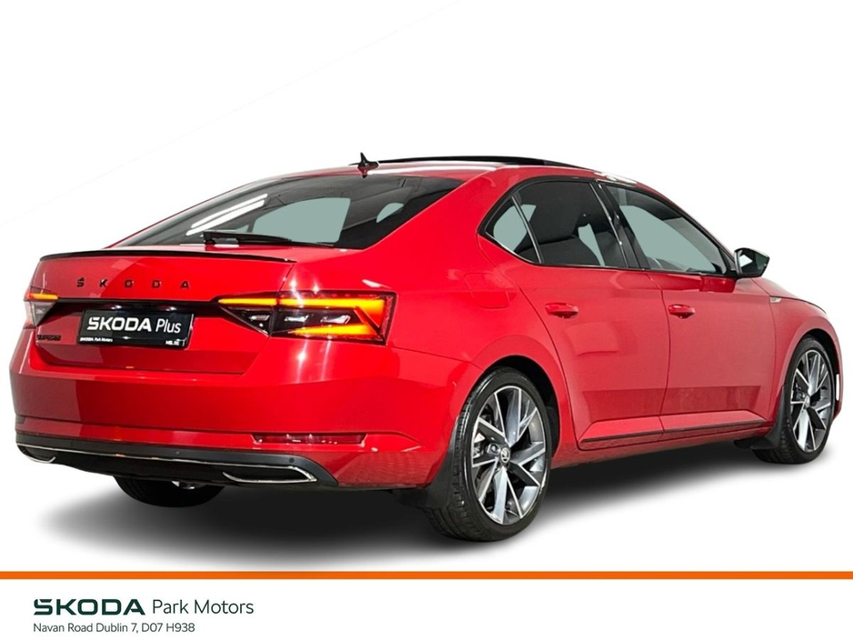 2024 Skoda Superb - image 3